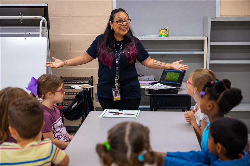 Heritage Elementary students in a Spanish class
